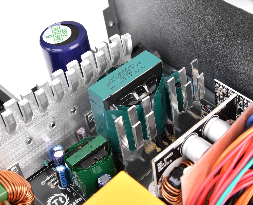 Fuente de Poder Thermaltake Toughpower GX2 - 600W - 80+ Gold (PS-TPD-0600NNFAGU-2)