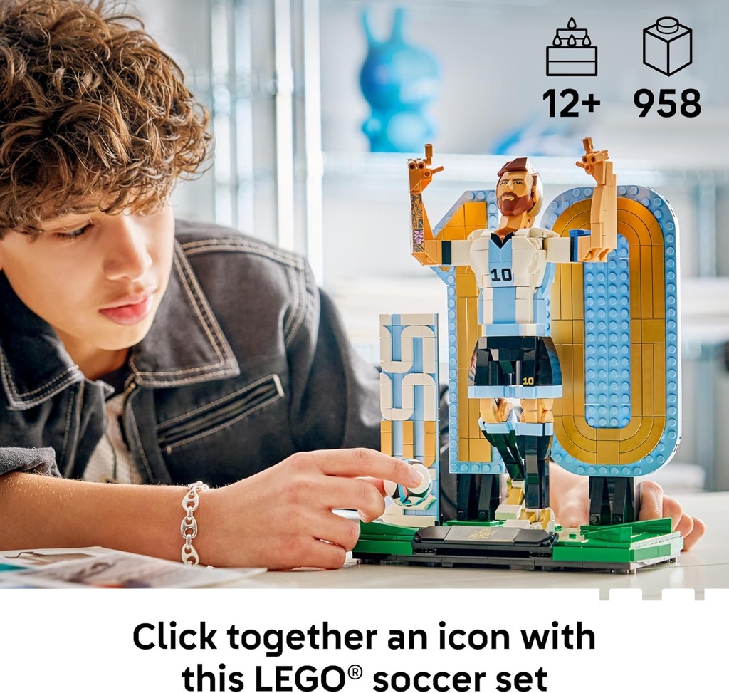 LEGO Editions Lionel Messi - Juego de coleccionista, juguete de construcción para niños, coleccionable de fútbol, decoración deportiva para niños y niñas, a partir de 12 años, idea de regalo para