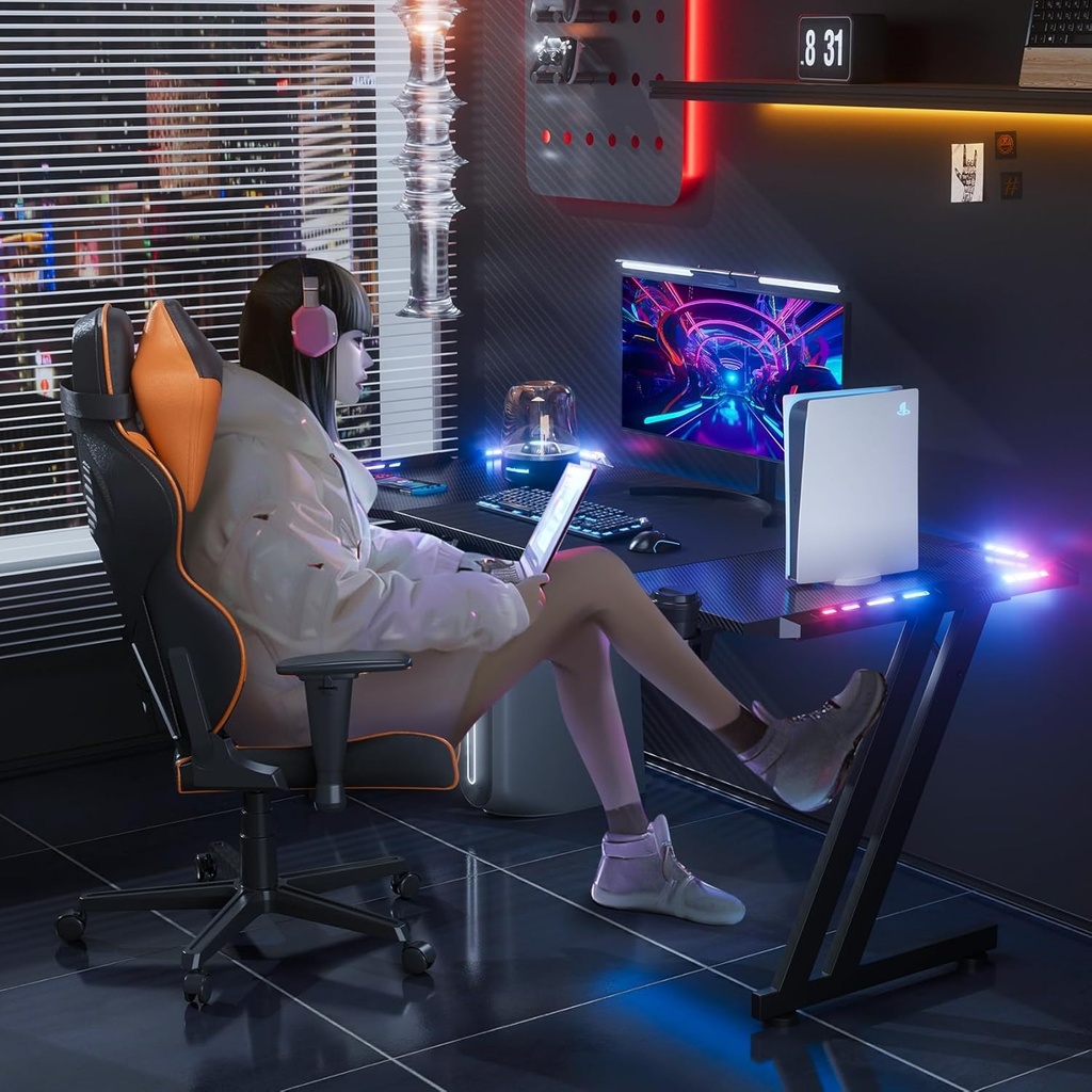 HLDIRECT Escritorio para juegos de 47 pulgadas con luces LED, superficie de fibra de carbono, escritorio grande para computadora, escritorio ergonómico para oficina en casa, estaciones de trabajo para