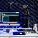 M-VAVE Controlador de teclado MIDI USB de 25 teclas con 8 almohadillas retroiluminadas, teclado dinámico profesional semiponderado Bluetooth, 8 perillas y producción de música, software incluido